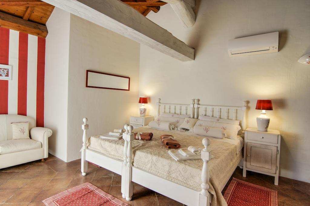 Domus Corallia-Luxury Rooms Порто-Ротондо Номер фото