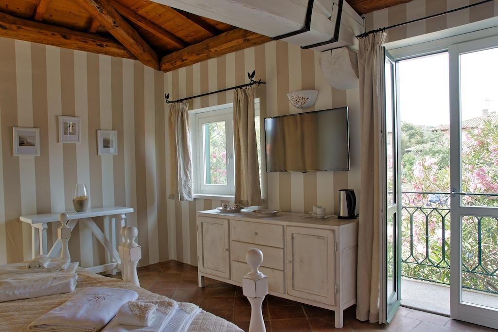 Domus Corallia-Luxury Rooms Порто-Ротондо Номер фото